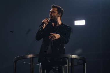 Cremonini Live 2022 İtalyan şarkıcı Music Concert CESARE CREMONINI BOIPOL ARENA 'da, İtalya, 08 Kasım 2022 - Fotoğraf: Gianluca Ricc