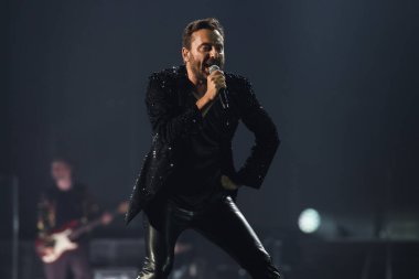 Cremonini Live 2022 İtalyan şarkıcı Music Concert CESARE CREMONINI BOIPOL ARENA 'da, İtalya, 08 Kasım 2022 - Fotoğraf: Gianluca Ricc