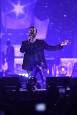 Cremonini Live 2022 İtalyan şarkıcı Music Concert CESARE CREMONINI BOIPOL ARENA 'da, İtalya, 08 Kasım 2022 - Fotoğraf: Gianluca Ricc