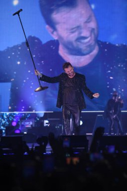 Cremonini Live 2022 İtalyan şarkıcı Music Concert CESARE CREMONINI BOIPOL ARENA 'da, İtalya, 08 Kasım 2022 - Fotoğraf: Gianluca Ricc