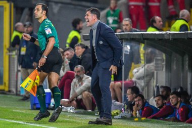 Udinese teknik direktörü Andrea Sottil İtalya 'nın La Spezia şehrindeki Alberto Picco Stadyumu' nda oynanan Serie A maçında Spezia Calcio, Udinese Calcio 'ya karşı.