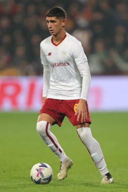 İtalya futbolu sırasındaki Cristian Volpato (AS Roma) - İtalya 'nın Reggio Emilia kentindeki MAPEI Stadyumu' nda oynanan ABD Sassuolo vs AS Roma maçı, 9 Kasım 2022 - Fotoğraf: Luca Amedeo Bizzarr