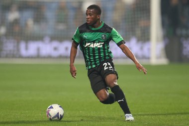Hamed Traore (ABD Sassuolo) İtalya 'nın Reggio Emilia kentindeki MAPEI Stadyumu' nda oynanan Amerikan Sassuolo vs AS Roma karşılaşmasında, 9 Kasım 2022 - Fotoğraf: Luca Amedeo Bizzarr