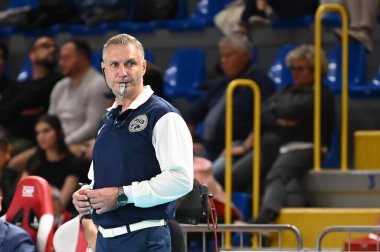 Aleksandar Vinaliev (BUL) CEV Şampiyonlar Ligi voleybol maçında ikinci hakem Cucine Lube Civitanova ile Sport Lisboa e Benfica arasında Civitanova, İtalya 'nın Civitanova Marche kentinde oynanan Eurosuole Forumunda, 9 Kasım 2022 - Fotoğraf: Roberto Bartomeol