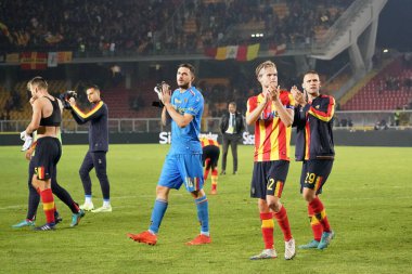 Morten Hjulmand (ABD Lecce) ve Alexis Blin (ABD Lecce) İtalya 'nın başkenti Lecce' deki Via Del Mare Stadyumu 'nda oynanan Amerikan Lecce vs Atalanta BC maçında, 9 Kasım 2022 - Kredi: Emmanuele Mastrodonat
