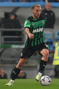 İtalyan futbolu Serie A maçında Davide Frattesi (ABD Sassuolo), İtalya 'nın Reggio Emilia kentindeki MAPEI Stadyumu' nda ABD 'li Sassuolo' ya karşı AS Roma maçında, 9 Kasım 2022 - Fotoğraf: Luca Amedeo Bizzarr