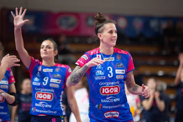 Mckenzie Adams Calienta Novara Durante Partido Voleibol Italiano Serie Femenino — Foto de Stock