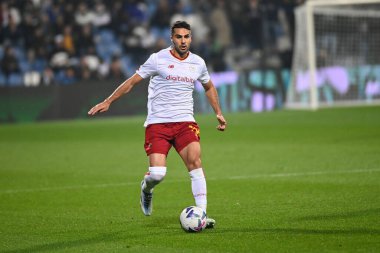 Zeki Çelik (Roma Olarak) İtalya 'nın Reggio Emilia kentindeki MAPEI Stadyumu' nda oynanan Amerikan Sassuolo vs AS Roma karşılaşmasında görev yaparken, Kasım 09, 2022 - Fotoğraf: Gianluca Ricç