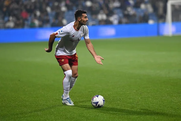 Zeki Çelik (Roma Olarak) İtalya 'nın Reggio Emilia kentindeki MAPEI Stadyumu' nda oynanan Amerikan Sassuolo vs AS Roma karşılaşmasında görev yaparken, Kasım 09, 2022 - Fotoğraf: Gianluca Ricç