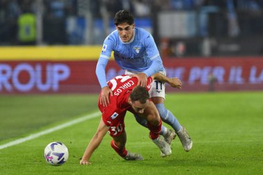 S.S. LAZIO 'dan Matteo Cancellieri ve A.C. Monza' dan Carlos Augusto, 10 Kasım 2022 'de İtalya' daki Stadio Olimpico 'da S.S. Lazio ile A.C. Monza arasındaki 14. - Fotoğraf: Domenico Cippitelli / LiveMedi