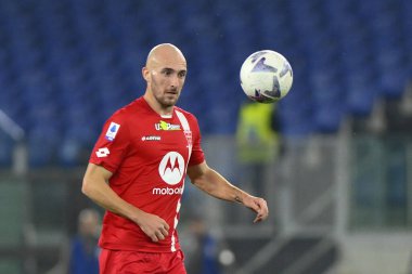 A.C. Monza takımından Luca Caldirola, 10 Kasım 2022 tarihinde İtalya 'nın başkenti Roma' da düzenlenen Stadio Olimpico 'da S.S. Lazio ile A.C. Monza arasındaki 14. - Fotoğraf: Domenico Cippitelli / LiveMedi