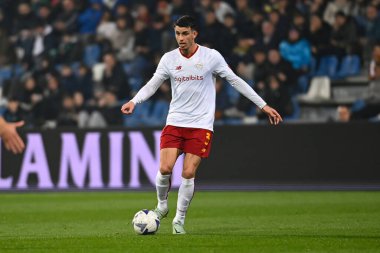 Ibanez (Roma olarak) İtalyan futbolu Serie A maçında İtalya 'nın Reggio Emilia kentindeki MAPEI Stadyumu' nda ABD Sassuolo - AS Roma maçında görev yapıyor, Kasım 09, 2022 - Fotoğraf: Gianluca Ricc