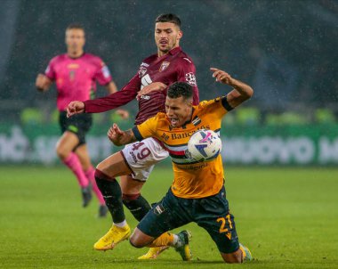 UC Sampdoria 'dan Jelson Murillo ve Torino Fc' ten Nemanja Radonjiç İtalyan Serie A sırasında, Torino Fc ve Uc Sampdoria arasında futbol maçı, 09 Kasım 2022 'de, Stadio Olimpico Grande Torino, Torin, Torin, İtalya Fotoğrafı Nderim Kaceli - Kredi: Nderim 