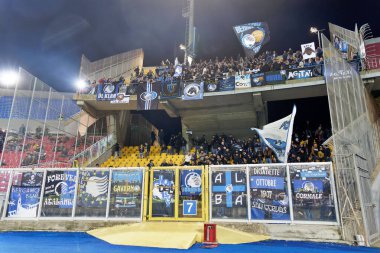 İtalya futbolu sırasındaki Atalanta Destekçileri, İtalya 'nın Lecce kentindeki Via Del Mare stadyumunda oynanan ABD Lecce vs Atalanta BC karşılaşmasında, 9 Kasım 2022 - Fotoğraf: Emmanuele Mastrodonat