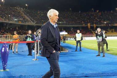 İtalya futbol takımı Serie A maçında teknik direktör Gian Piero Gasperini (Atalanta) İtalya 'nın Lecce kentinde oynanan Via Del Mare stadyumunda ABD Lecce vs Atalanta BC karşılaşmasında, 9 Kasım 2022 - Fotoğraf: Emmanuele Mastrodonat