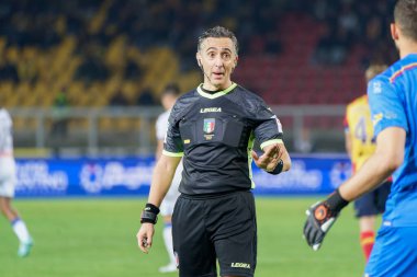 İtalyan futbol takımı Serie A maçında hakem Gianluca Aureliano İtalya 'nın Lecce kentindeki Via Del Mare stadyumunda ABD Lecce vs Atalanta BC maçında, 9 Kasım 2022 - Fotoğraf: Emmanuele Mastrodonat