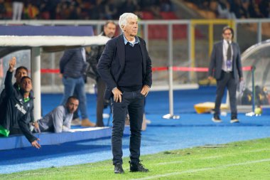 İtalya futbol takımı Serie A maçında teknik direktör Gian Piero Gasperini (Atalanta) İtalya 'nın Lecce kentinde oynanan Via Del Mare stadyumunda ABD Lecce vs Atalanta BC karşılaşmasında, 9 Kasım 2022 - Fotoğraf: Emmanuele Mastrodonat