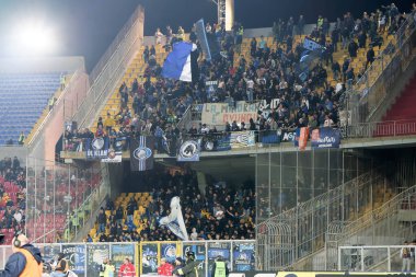 İtalya futbolu sırasındaki Atalanta Destekçileri, İtalya 'nın Lecce kentindeki Via Del Mare stadyumunda oynanan ABD Lecce vs Atalanta BC karşılaşmasında, 9 Kasım 2022 - Fotoğraf: Emmanuele Mastrodonat