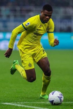 FC Internazionale takımından Denzel Dumfries, Giuseppe Meazza Stadyumu 'nda oynanan FC Internazionale ile Bologna FC arasında oynanan 2022 / 23 futbol karşılaşmasında, 9 Kasım 2022 - Fotoğraf: Fabrizio Carabelli / LiveMedi