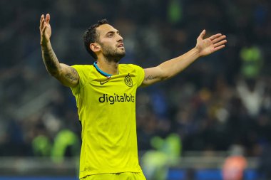FC Internazionale 'den Hakan Calhanoğlu, 9 Kasım 2022' de İtalya 'nın Giuseppe Meazza Stadyumu' nda FC Internazionale ile Bologna FC arasında oynanan 2022 / 23 futbol karşılaşmasını kutluyor - Fotoğraf: Fabrizio Carabelli / LiveMedi