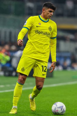 FC Internazionale 'den Raoul Bellanova, 2009 Kasım 2022' de İtalya 'nın Giuseppe Meazza Stadyumu' nda FC Internazionale ile Bologna FC arasında oynanan 2022 / 23 futbol karşılaşmasında eylem halindeydi - Fotoğraf: Fabrizio Carabelli / LiveMedi