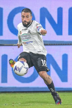 Spezia 'dan Daniele Verde İtalya' nın La Spezia şehrindeki Alberto Picco Stadyumu 'nda oynanan İtalyan futbolu Serie A maçında Spezia Calcio, Udinese Calcio' ya karşı.