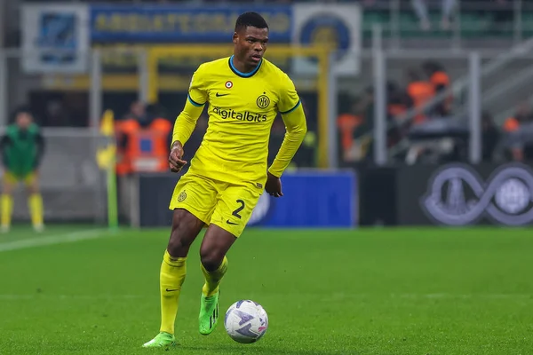 stock image Denzel Dumfries of FC Internazionale in action during Serie A 2022/23 football match between FC Internazionale and Bologna FC at Giuseppe Meazza Stadium, Milan, Italy on November 09, 2022 - Credit: Fabrizio Carabelli/LiveMedi