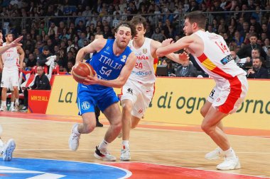 Alessandro Pajola (İtalya), Jonathan Rodriguez (İspanya) tarafından 2023 FIBA Uluslararası Basketbol Takımları sırasında mı engellendi? Dünya Kupası elemeleri - İtalya, Pesaro, İtalya 'da Vitifrigo Arena' da İspanya 'ya karşı, 11 Kasım 2022 - Fotoğraf: Savino Paolell