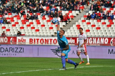 Elia Caprile (SSC Bari) İtalya 'nın Bari şehrindeki San Nicola Stadyumu' nda oynanan SSC Bari-FC Sudtirol maçı sırasında, 12 Kasım 2022 - Fotoğraf: Emmanuele Mastrodonat