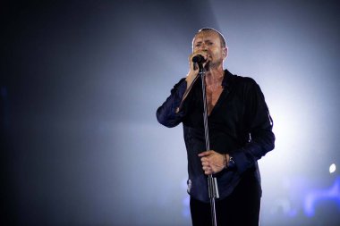 Biagio Antonacci İtalyan şarkıcı Biagio Antonacci - Palasele 'de Palco Centrale Tour (SA), İtalya, 11 Kasım 2022 - Fotoğraf: Alfonso Maria Salsan