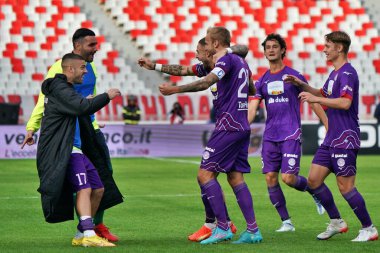 Fabian Tait (FC Sudtirol), İtalya 'nın Bari şehrindeki San Nicola Stadyumu' nda oynanan SSC Bari-FC Sudtirol maçında 12 Kasım 2022 tarihinde gol attıktan sonra kutluyor.