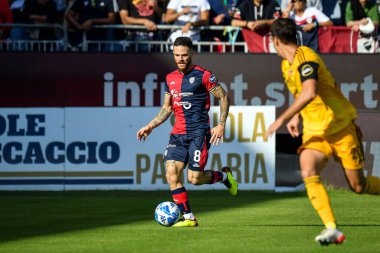 Cagliari Calcio takımından Nahitan Nandez İtalya 'nın başkenti Cagliari' de oynanan maçta Cagliari Calcio 'ya karşı AC Pisa maçında, 12 Kasım 2022 - Fotoğraf: Luigi Can