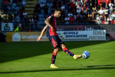 Cagliari Calcio takımından Gaston Pereiro İtalya 'nın Cagliari kentinde oynanan Cagliari Calcio-AC Pisa maçında 12 Kasım 2022 - Fotoğraf: Luigi Can