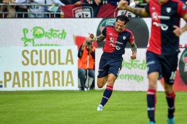 Cagliari Calcio 'dan Gianluca Lapadula, Esultanza, Joy gol attıktan sonra, İtalya' nın Cagliari kentinde oynanan Cagliari Calcio-AC Pisa maçında, 12 Kasım 2022 - Fotoğraf: Luigi Can
