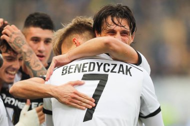 Adrian Benedyczak (Parma Calcio) İtalya 'nın Parma, İtalya' daki Ennio Tardini Stadyumu 'nda Parma Calcio ile AS Cittadella maçında 12 Kasım 2022' de kutlama yapıyor.