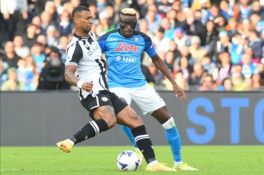 Udinese Calcio 'dan SSC Napoli Walace' den Victor Osimhen, Diego Armando Maradona Stadyumu 'nda SSC Napoli-Udinese Calcio maçında Agostino Gemito / LiveMedi