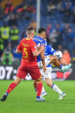 Marin Pongracic (Lecce) - Daniele Montevago (Sampdoria) İtalya futbol takımı Serie A maçında UC Sampdoria ABD Lecce 'ye karşı Genova, İtalya' daki Luigi Ferraris stadyumunda, 12 Kasım 2022 - Fotoğraf: Danilo Vig