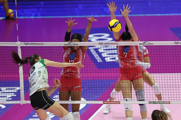 İtalyan Serie A1 Kadınlar Voleybol karşılaşmasında TATYANA KOSHELEVA (Megabox Vallefoglia), Vero Volley Milano 'ya karşı Megabox Ond. Savio Vallefoglia Monza Arena di Monza 'da (MB), İtalya, 12 Kasım 2022 - Fotoğraf: Valerio Orig