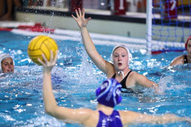 Lavinia Papi (SIS Roma) Waterpolo sırasında İtalyan Serie A1 Women, Roma 'daki Piscina Babel' de SIS Romanları ile Como Nuoto maçında, 12 Kasım 2022 - Fotoğraf: Luigi Marian