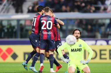Marko Arnautoviç (Bologna FC), İtalya 'nın Bologna kentindeki Renato Dall' Ara stadyumunda oynanan İtalya futbolu Serie A karşılaşmasını kutluyor.