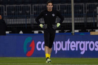 Carnesecchi Marco Cremonese İtalya 'nın başkenti Empoli' deki Carlo Castellani Stadyumu 'nda oynanan Empoli FC maçında ısındı.