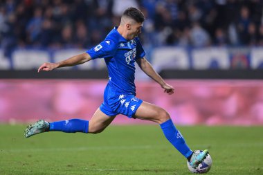 Nicolo Cambiaghi (Empoli FC), İtalya 'nın Empoli şehrinde 11 Kasım 2022' de oynanan Carlo Castellani Stadyumu 'nda oynanan Empoli FC-US Cremonese maçında gol attı.