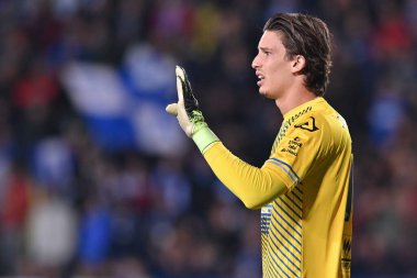 Marco Carnesecchi (ABD Cremonese) İtalya 'nın Empoli şehrindeki Carlo Castellani Stadyumu' nda oynanan İtalyan futbolcu Serie A maçı sırasında...