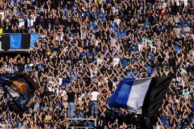 Atalanta BC taraftarları İtalya 'nın Bergamo kentindeki Gewiss Stadyumu' nda oynanan Atalanta BC - FC Internazionale maçında ellerini çırptı.