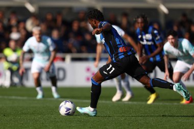 Atalanta BC 'den Ademola Lookman, İtalya' nın Bergamo kentindeki Gewiss Stadyumu 'nda oynanan Atalanta BC - FC Internazionale maçında takımının ilk golünü attı.