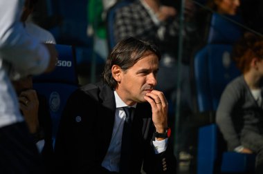 İtalya 'nın Bergamo kentindeki Gewiss Stadyumu' nda 13 Kasım 2022 tarihinde Atalanta BC ile FC Internazionale arasında oynanan İtalya Serie A tootball karşılaşmasında Inzaghi takımının koçu Simone Inzaghi. Fotoğraf: Tiziano Ballabio - Fotoğraf: Tiziano Ballabio / LiveMedi