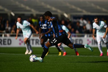 Penaltı golü Ademola Lookman Atalanta Bc İtalya 'nın Bergamo kentindeki Gewiss Stadyumu' nda 13 Kasım 2022 tarihinde Atalanta BC ile FC Internazionale arasında oynanan İtalyan Serie A tootball maçı sırasında atıldı. Fotoğraf: Tiziano Ballabio - Fotoğraf: Tiziano Ballabio / LiveMedi