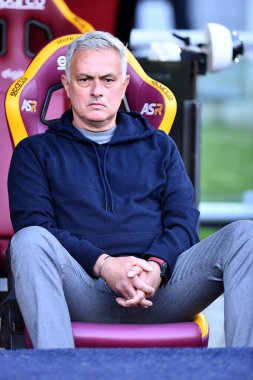 AS Roma takımından Jose Mourinho, AS Roma ile FC Torino arasında 13 Kasım 2022 'de İtalya' nın başkenti Roma 'da oynanan karşılaşmada görülüyor. - Fotoğraf: Gennaro Masi / LiveMedi