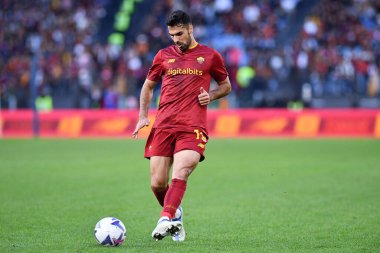 AS Roma 'dan Mehmet Celik, AS Roma ile FC Torino arasında 13 Kasım 2022' de İtalya 'nın başkenti Roma' da oynanan Stadio Olimpico karşılaşmasında görülüyor. - Fotoğraf: Gennaro Masi / LiveMedi
