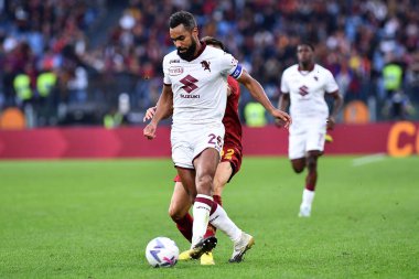 Serie A maçında FC Torino takımından Koffi Djidji, AS Roma ve FC Torino arasında 13 Kasım 2022 tarihinde İtalya 'nın başkenti Roma' da oynanan Stadio Olimpico 'da oynanmıştır. - Fotoğraf: Gennaro Masi / LiveMedi